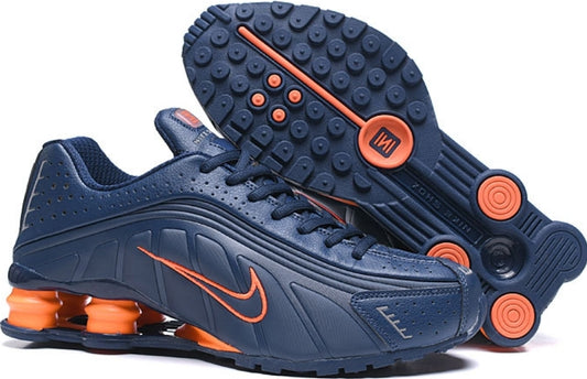 Les baskets Nike Shox R4 combinent style audacieux et innovation technologique exceptionnel et indispensable. Pas Cher. Le moins cher.