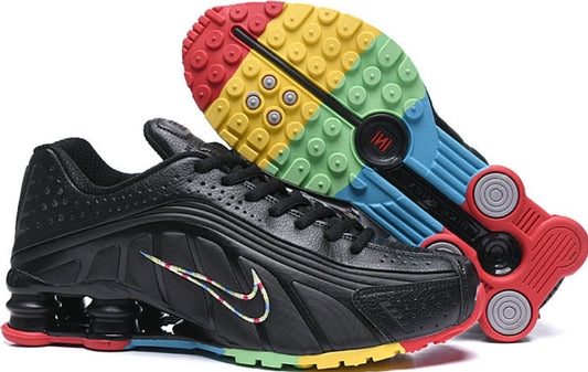 Les baskets Nike Shox R4 combinent style audacieux et innovation technologique exceptionnel et indispensable. Pas Cher. Le moins cher.