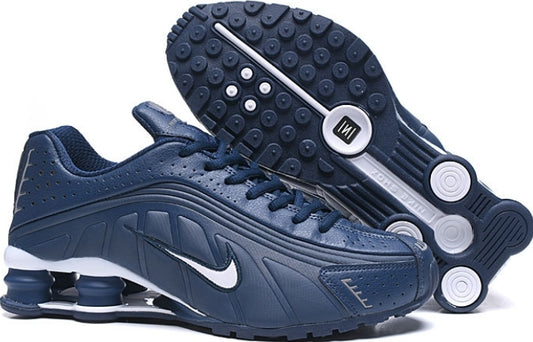 Les baskets Nike Shox R4 combinent style audacieux et innovation technologique exceptionnel et indispensable. Pas Cher. Le moins cher.