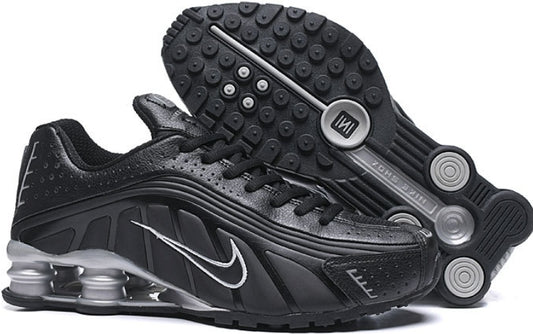 Les baskets Nike Shox R4 combinent style audacieux et innovation technologique exceptionnel et indispensable. Pas Cher. Le moins cher.