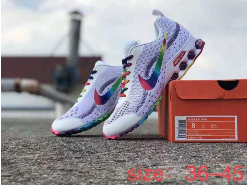 Les baskets Nike Shox TL allient un style avant-gardiste et une innovation technique avancée. Leur design unique et leurs détails sophistiqués.