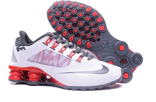 Les baskets Nike Air Shox sont réputées pour leur style emblématique et leur performance exceptionnelle.
inoubliable style.