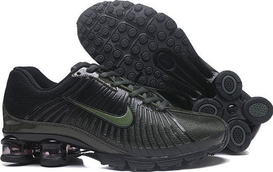 Les baskets Nike Air Shox sont réputées pour leur style emblématique et leur performance exceptionnelle.
inoubliable style.