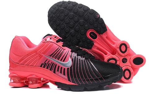 Les baskets Nike Air Shox sont réputées pour leur style emblématique et leur performance exceptionnelle.
inoubliable style.