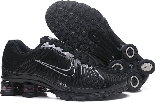Les baskets Nike Air Shox sont réputées pour leur style emblématique et leur performance exceptionnelle.
inoubliable style.