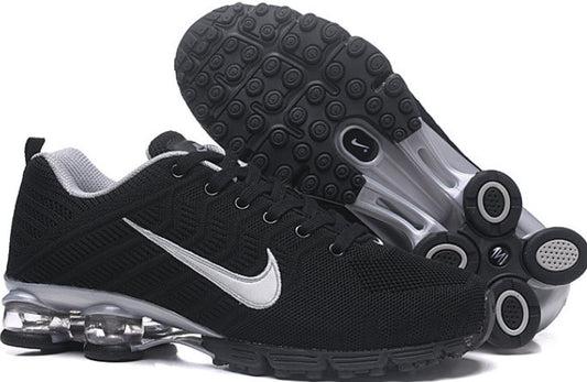Les baskets Nike Air Shox sont réputées pour leur style emblématique et leur performance exceptionnelle.
inoubliable style.