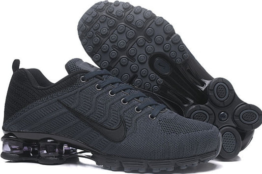 Les baskets Nike Air Shox sont réputées pour leur style emblématique et leur performance exceptionnelle.
inoubliable style.