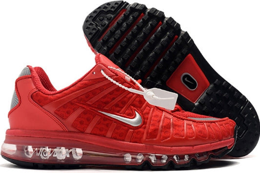 Les baskets Nike Air Shox 2020 allient style moderne et performance avancée. Leur design audacieux et innovant capte l’attention. Pas cher.le moins cher.