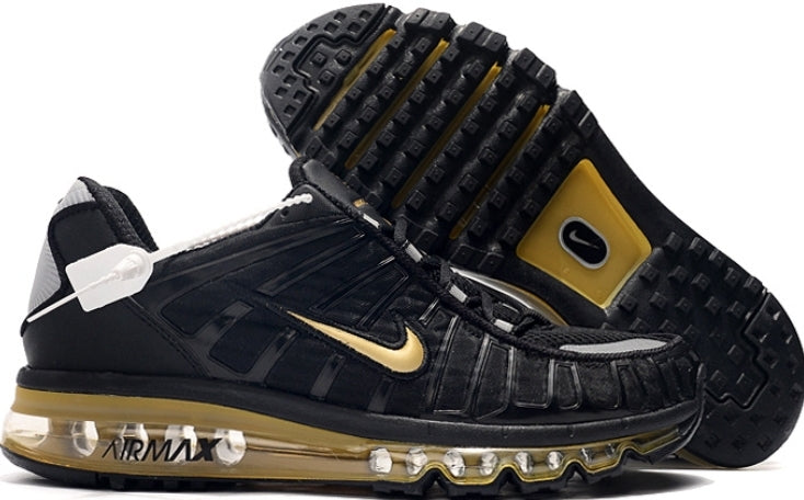 Les baskets Nike Air Shox 2020 allient style moderne et performance avancée. Leur design audacieux et innovant capte l’attention. Pas cher.le moins cher.