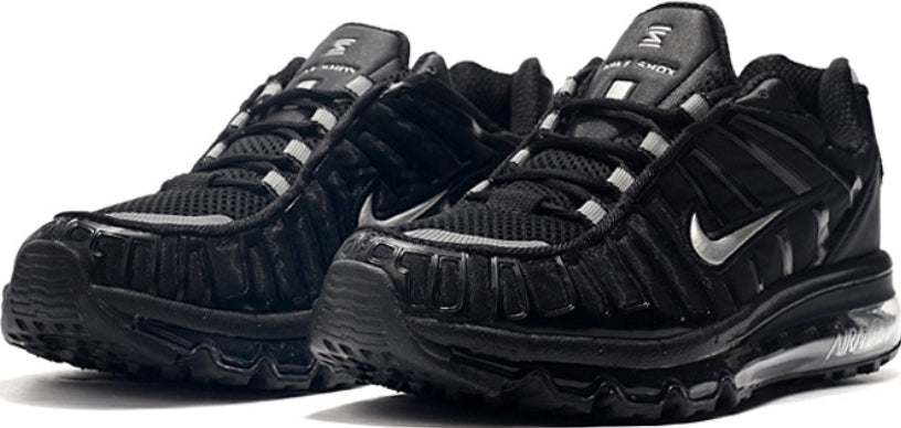 Les baskets Nike Air Shox 2020 allient style moderne et performance avancée. Leur design audacieux et innovant capte l’attention. Pas cher.le moins cher.