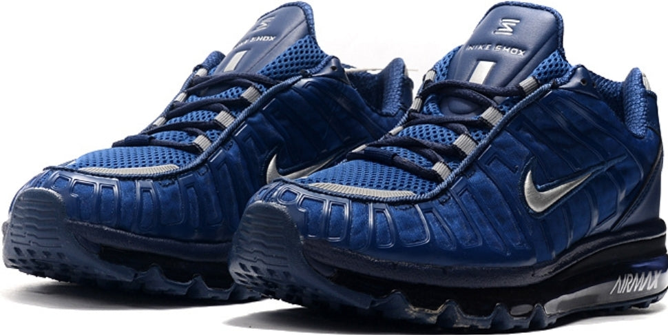 Les baskets Nike Air Shox 2020 allient style moderne et performance avancée. Leur design audacieux et innovant capte l’attention. Pas cher.le moins cher.