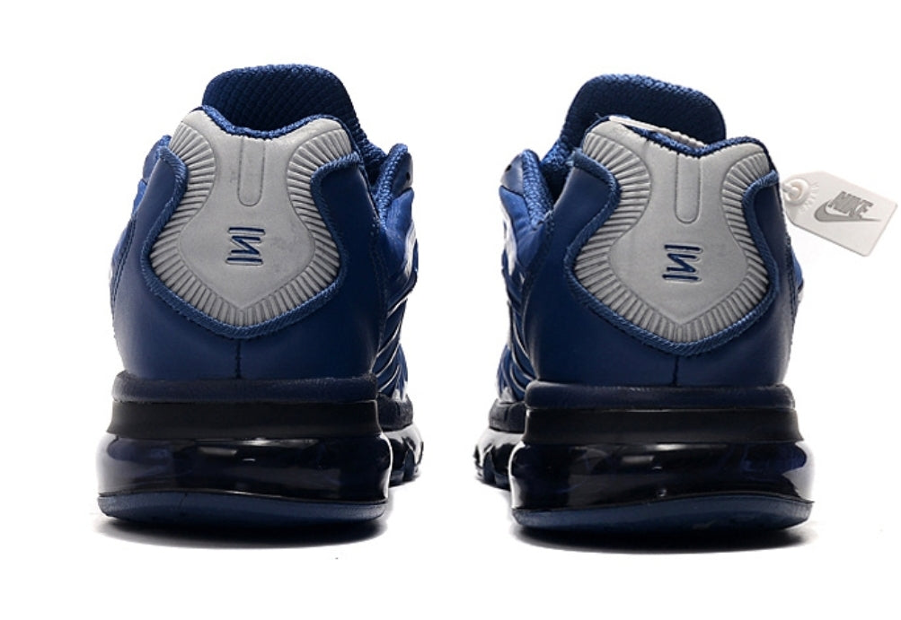 Les baskets Nike Air Shox 2020 allient style moderne et performance avancée. Leur design audacieux et innovant capte l’attention. Pas cher.le moins cher.