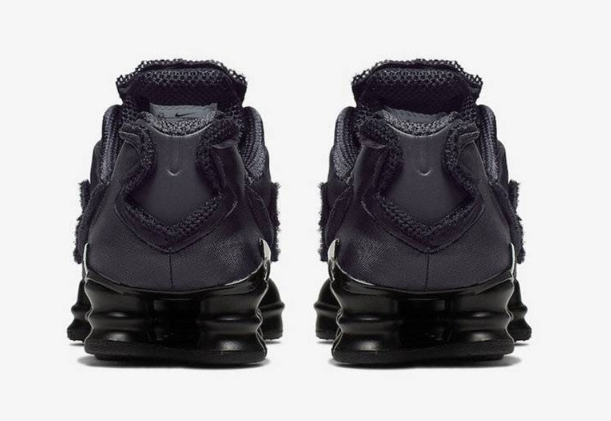 Les baskets Nike Shox TL allient un style avant-gardiste et une innovation technique avancée. Leur design unique et leurs détails sophistiqués.