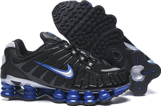Les baskets Nike Shox TL allient un style avant-gardiste et une innovation technique avancée. Leur design unique et leurs détails sophistiqués.