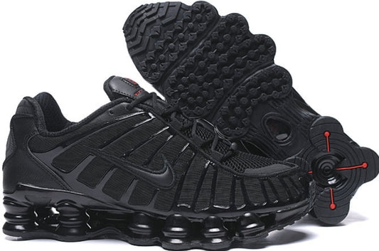 Les baskets Nike Shox TL allient un style avant-gardiste et une innovation technique avancée. Leur design unique et leurs détails sophistiqués.