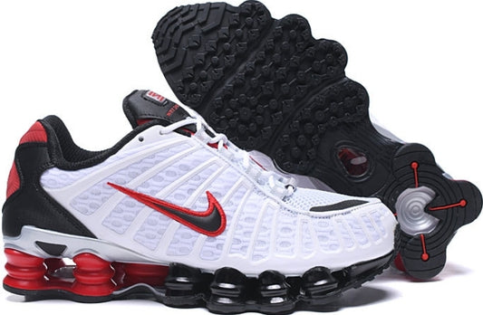 Les baskets Nike Shox TL allient un style avant-gardiste et une innovation technique avancée. Leur design unique et leurs détails sophistiqués.