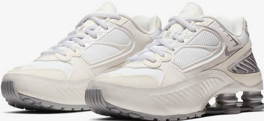 Les baskets Nike Shox Enigma assurent un confort supérieur grâce à la technologie Shox. Les colonnes de soutien au talon procurent un amorti réactif.