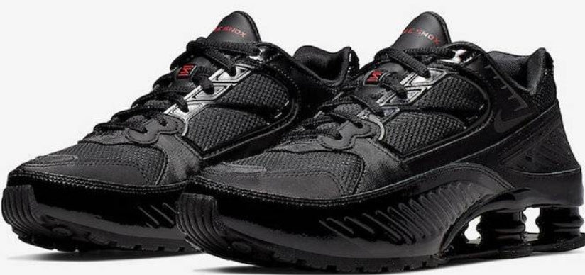 Les baskets Nike Shox Enigma assurent un confort supérieur grâce à la technologie Shox. Les colonnes de soutien au talon procurent un amorti réactif.