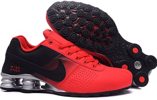 Les baskets Nike Shox Enigma assurent un confort supérieur grâce à la technologie Shox. Les colonnes de soutien au talon procurent un amorti réactif.