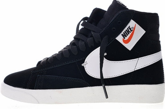 Les baskets Nike Blazer Low combinent un style intemporel et une élégance décontractée. Leur design épuré et leurs matériaux de qualité en font un choix prisé des amateurs de mode.