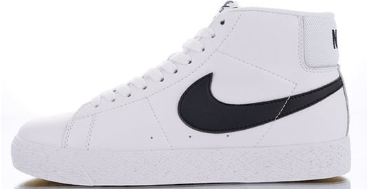 Les baskets Nike Blazer Low combinent un style intemporel et une élégance décontractée. Leur design épuré et leurs matériaux de qualité en font un choix prisé des amateurs de mode.