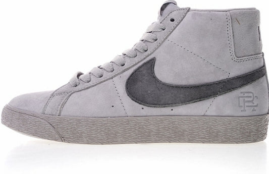 Les baskets Nike Blazer Low combinent un style intemporel et une élégance décontractée. Leur design épuré et leurs matériaux de qualité en font un choix prisé des amateurs de mode.