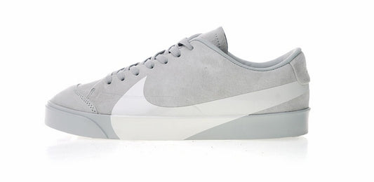 Les baskets Nike Blazer Low combinent un style intemporel et une élégance décontractée. Leur design épuré et leurs matériaux de qualité en font un choix prisé des amateurs de mode.