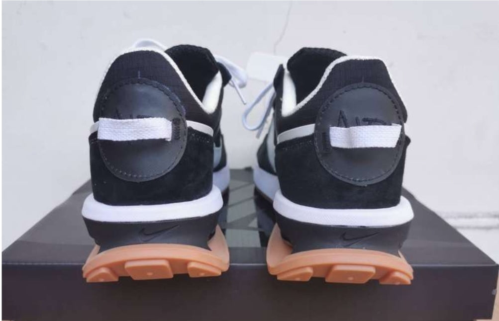 Les Baskets Nike LDWaffle x Sacai combinent style audacieux et innovation. Leur design surdimensionnées . Pas cher. Le moins cher.