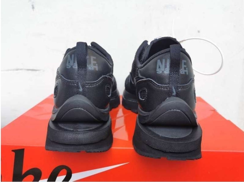 Les Baskets Nike LDWaffle x Sacai combinent style audacieux et innovation. Leur design surdimensionnées . Pas cher. Le moins cher.