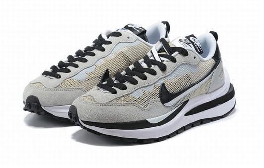 Les Baskets Nike LDWaffle x Sacai combinent style audacieux et innovation. Leur design surdimensionnées . Pas cher. Le moins cher.