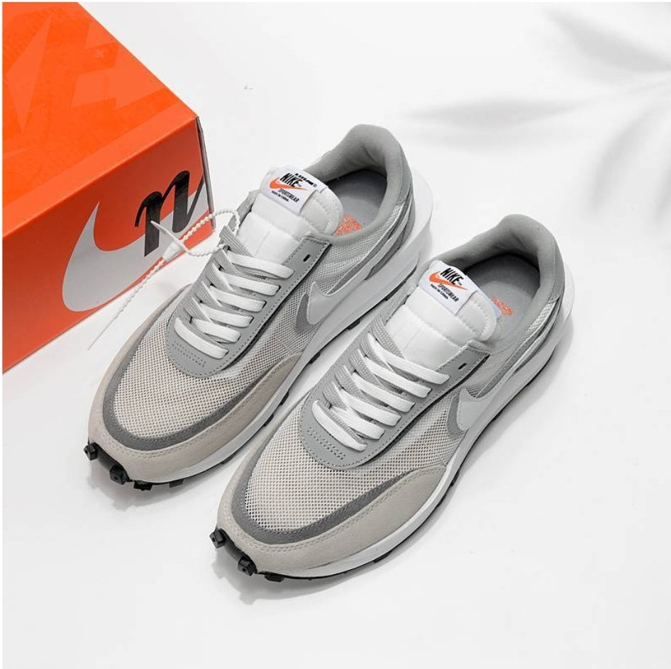 Les Baskets Nike LDWaffle x Sacai combinent style audacieux et innovation. Leur design surdimensionnées . Pas cher. Le moins cher.