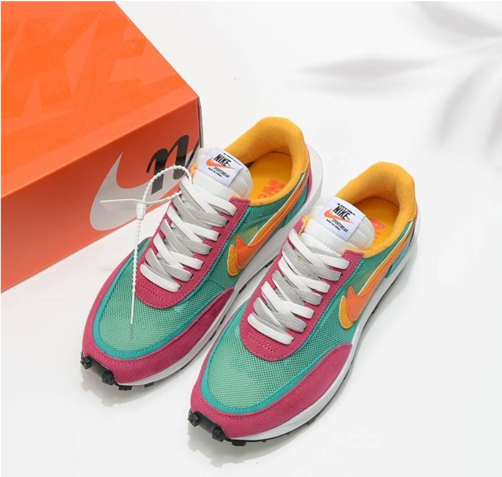 Les Baskets Nike LDWaffle x Sacai combinent style audacieux et innovation. Leur design surdimensionnées . Pas cher. Le moins cher.