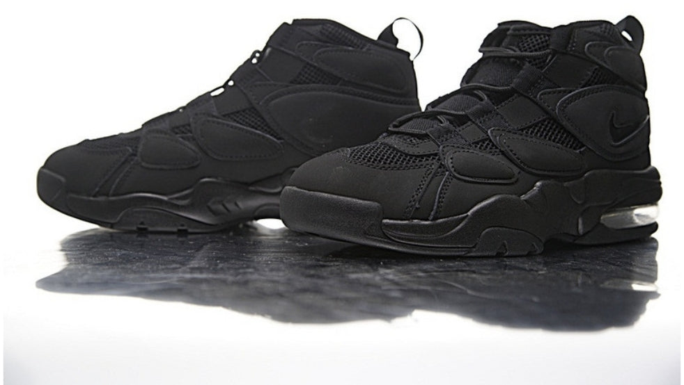 Les baskets Nike Air Uptempo combinent style audacieux et innovation. Leur design emblématique et leurs lettres surdimensionnées . Pas cher. Le moins cher.