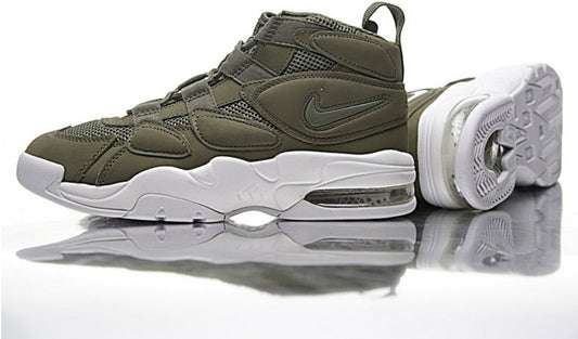 Les baskets Nike Air Uptempo combinent style audacieux et innovation. Leur design emblématique et leurs lettres surdimensionnées . Pas cher. Le moins cher.