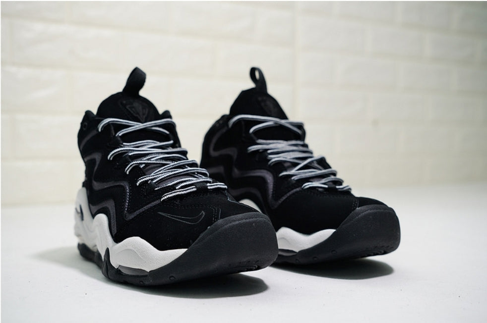 Les baskets Nike Air Uptempo combinent style audacieux et innovation. Leur design emblématique et leurs lettres surdimensionnées . Pas cher. Le moins cher.