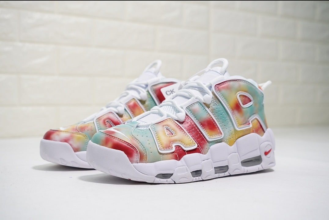 Les baskets Nike Air Uptempo combinent style audacieux et innovation. Leur design emblématique et leurs lettres surdimensionnées . Pas cher. Le moins cher.