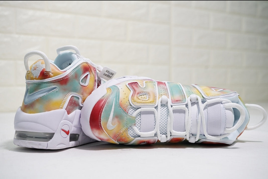 Les baskets Nike Air Uptempo combinent style audacieux et innovation. Leur design emblématique et leurs lettres surdimensionnées . Pas cher. Le moins cher.