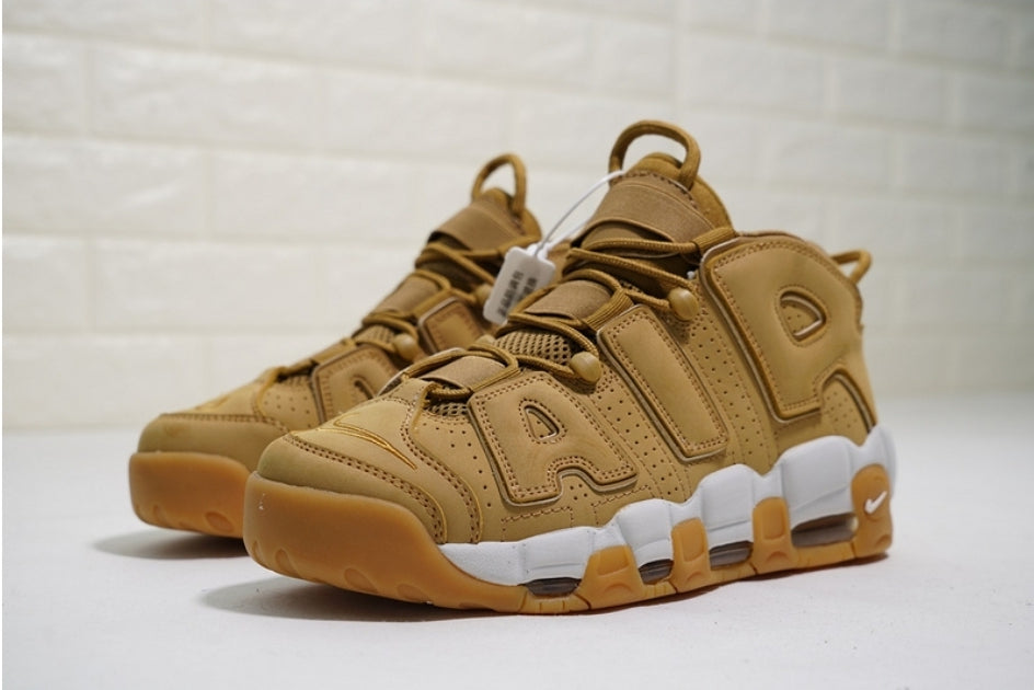 Les baskets Nike Air Uptempo combinent style audacieux et innovation. Leur design emblématique et leurs lettres surdimensionnées . Pas cher. Le moins cher.