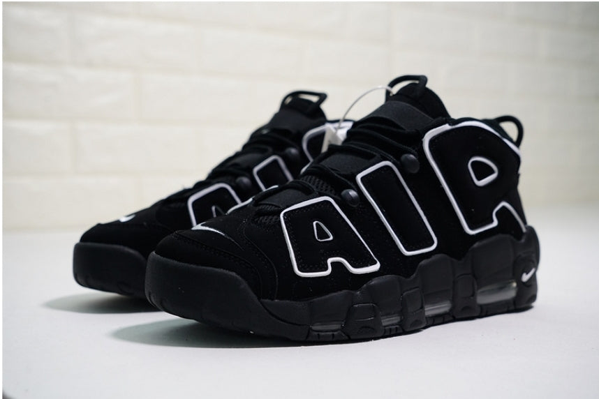 Les baskets Nike Air Uptempo combinent style audacieux et innovation. Leur design emblématique et leurs lettres surdimensionnées . Pas cher. Le moins cher.