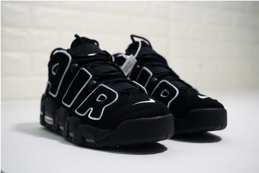 Les baskets Nike Air Uptempo combinent style audacieux et innovation. Leur design emblématique et leurs lettres surdimensionnées . Pas cher. Le moins cher.