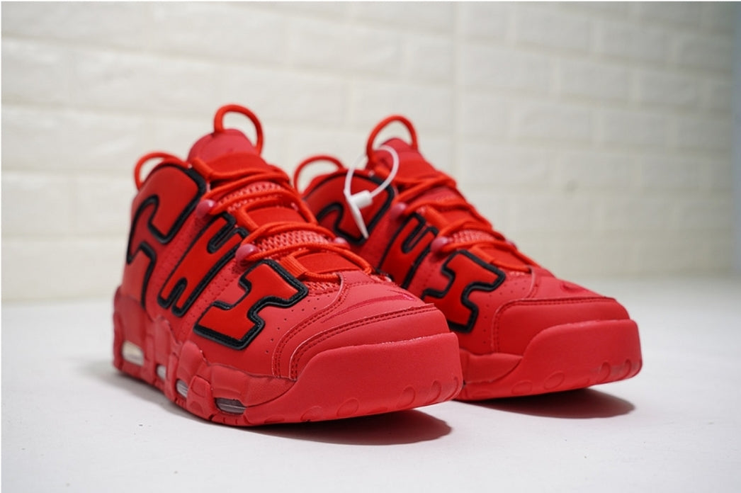 Les baskets Nike Air Uptempo combinent style audacieux et innovation. Leur design emblématique et leurs lettres surdimensionnées . Pas cher. Le moins cher.