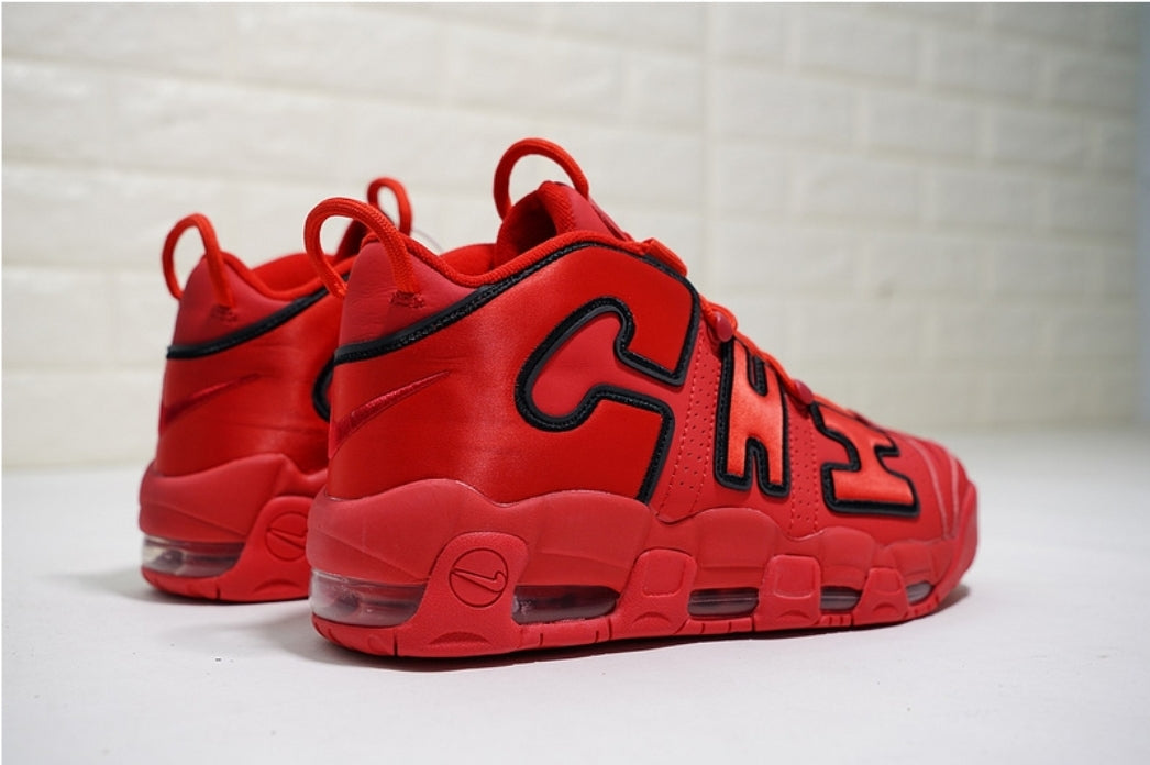 Les baskets Nike Air Uptempo combinent style audacieux et innovation. Leur design emblématique et leurs lettres surdimensionnées . Pas cher. Le moins cher.