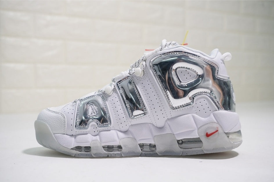 Les baskets Nike Air Uptempo combinent style audacieux et innovation. Leur design emblématique et leurs lettres surdimensionnées . Pas cher. Le moins cher.