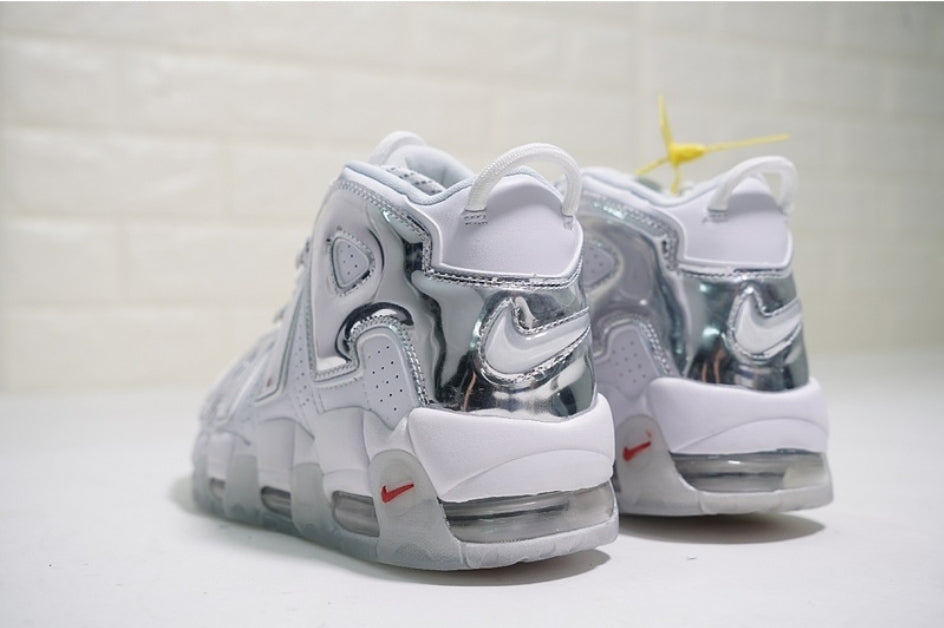 Les baskets Nike Air Uptempo combinent style audacieux et innovation. Leur design emblématique et leurs lettres surdimensionnées . Pas cher. Le moins cher.