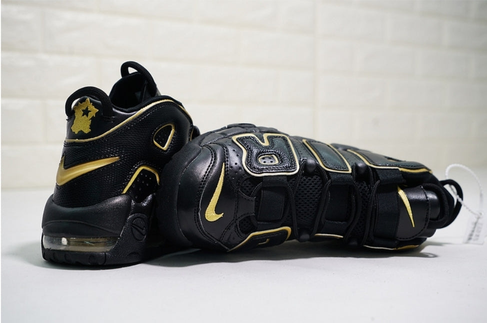 Les baskets Nike Air Uptempo combinent style audacieux et innovation. Leur design emblématique et leurs lettres surdimensionnées . Pas cher. Le moins cher.