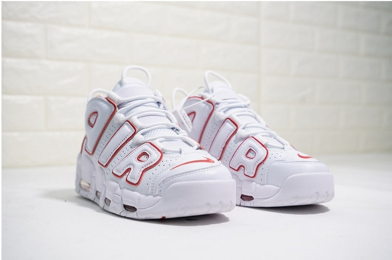 Les baskets Nike Air Uptempo combinent style audacieux et innovation. Leur design emblématique et leurs lettres surdimensionnées . Pas cher. Le moins cher.