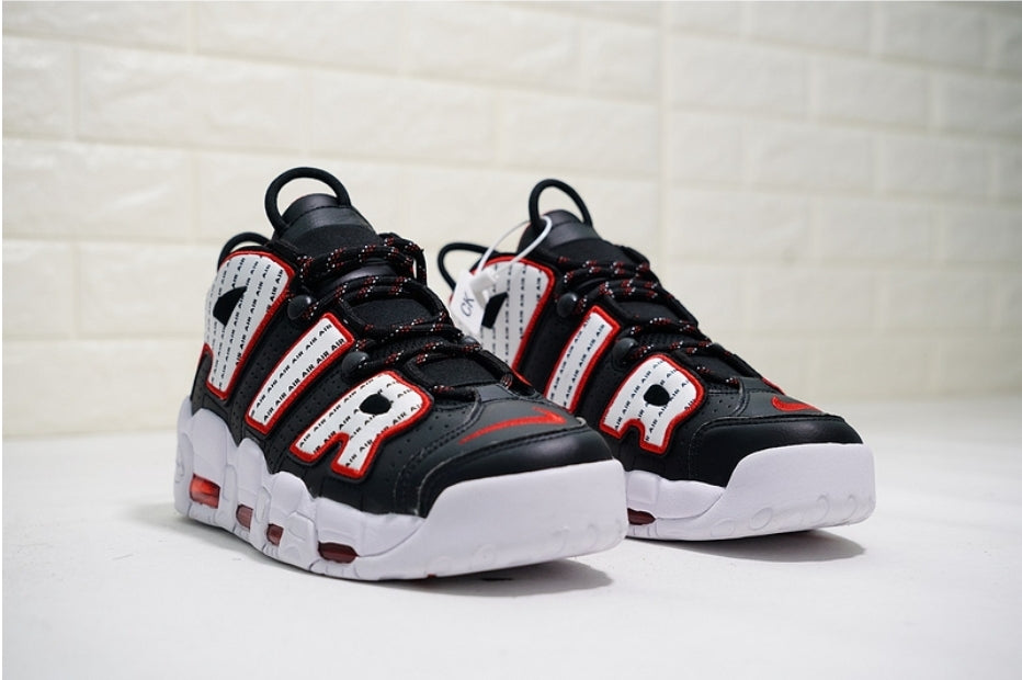 Les baskets Nike Air Uptempo combinent style audacieux et innovation. Leur design emblématique et leurs lettres surdimensionnées . Pas cher. Le moins cher.