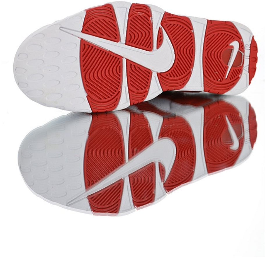 Les baskets Nike Air Uptempo combinent style audacieux et innovation. Leur design emblématique et leurs lettres surdimensionnées . Pas cher. Le moins cher.