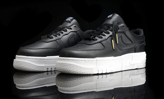 Les baskets Nike Air Force 1 Pixel allient style et performance, créant une expérience unique. Leur design audacieux.pas cher. Le moins cher.