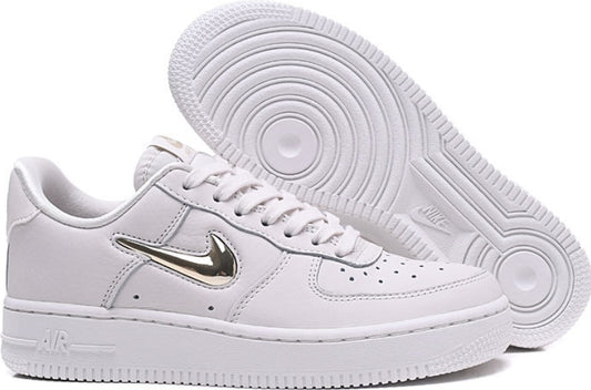 Les baskets Nike Air Force 1 combinent style et performance, offrant une expérience exceptionnelle.pas cher. Le moins cher.